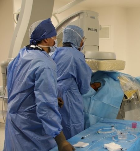 Artériopathie traitée par angioplastie Radiologie interventionnelle CHU Dijon
